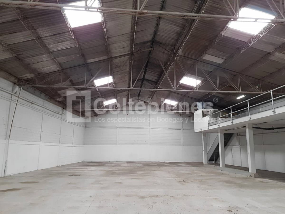 Bodega en arriendo – Aguacatala, Medellín