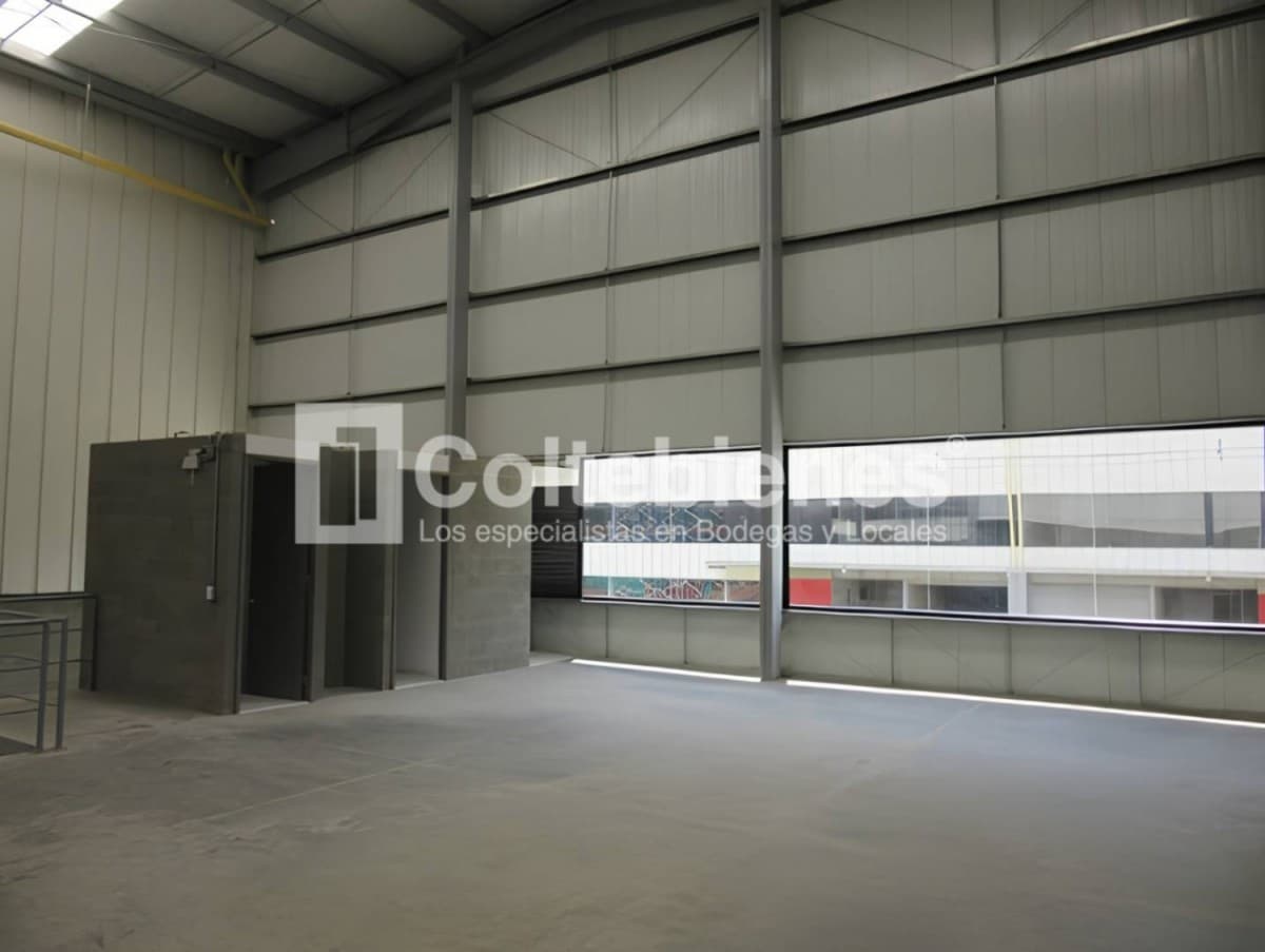 Bodega en arriendo – Copacabana foto 3