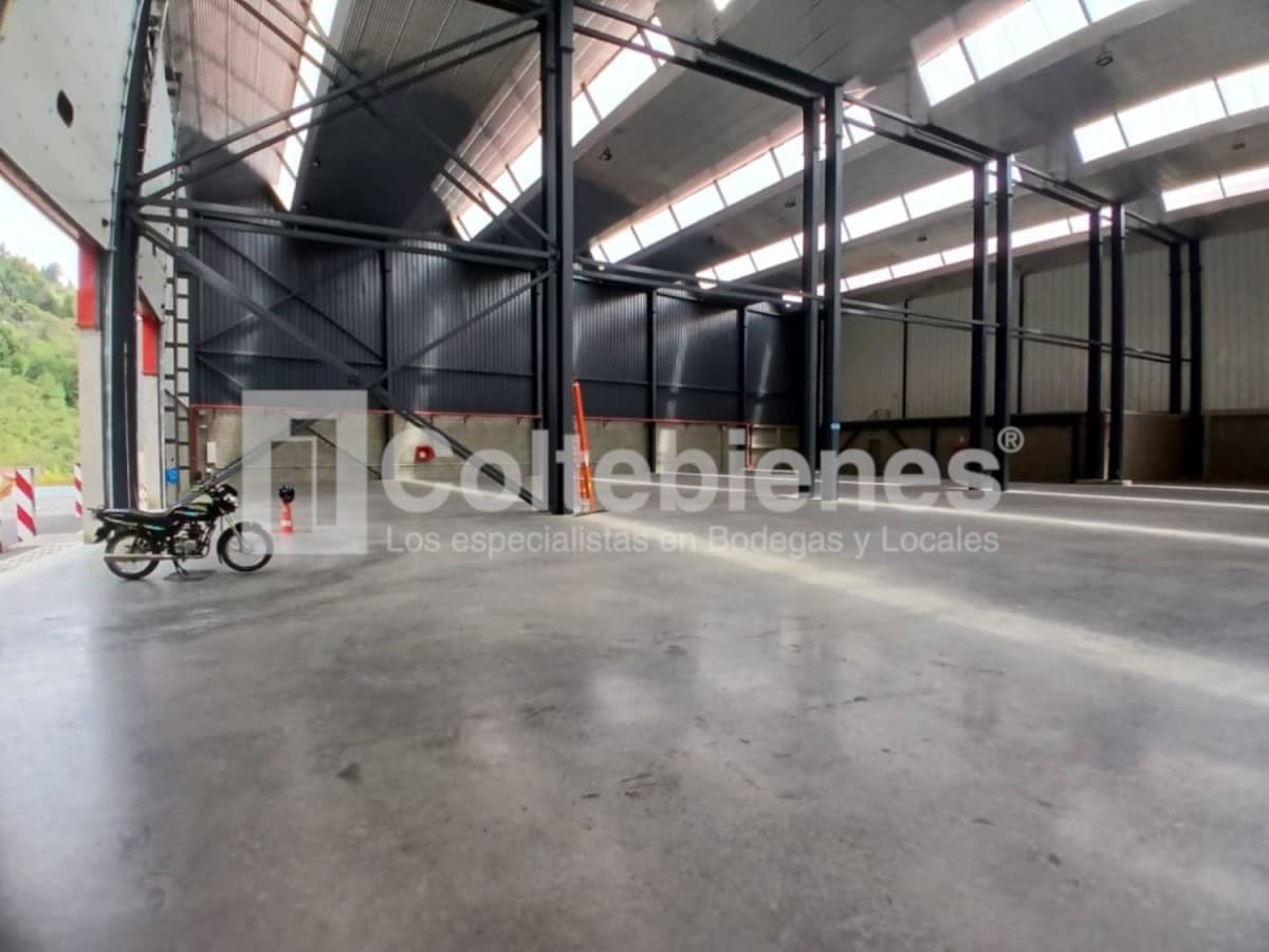 Bodega en arriendo/venta – Copacabana foto 3