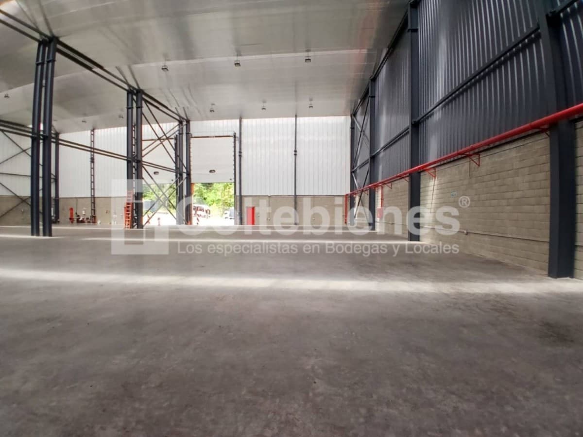 Bodega en arriendo/venta – Copacabana foto 4