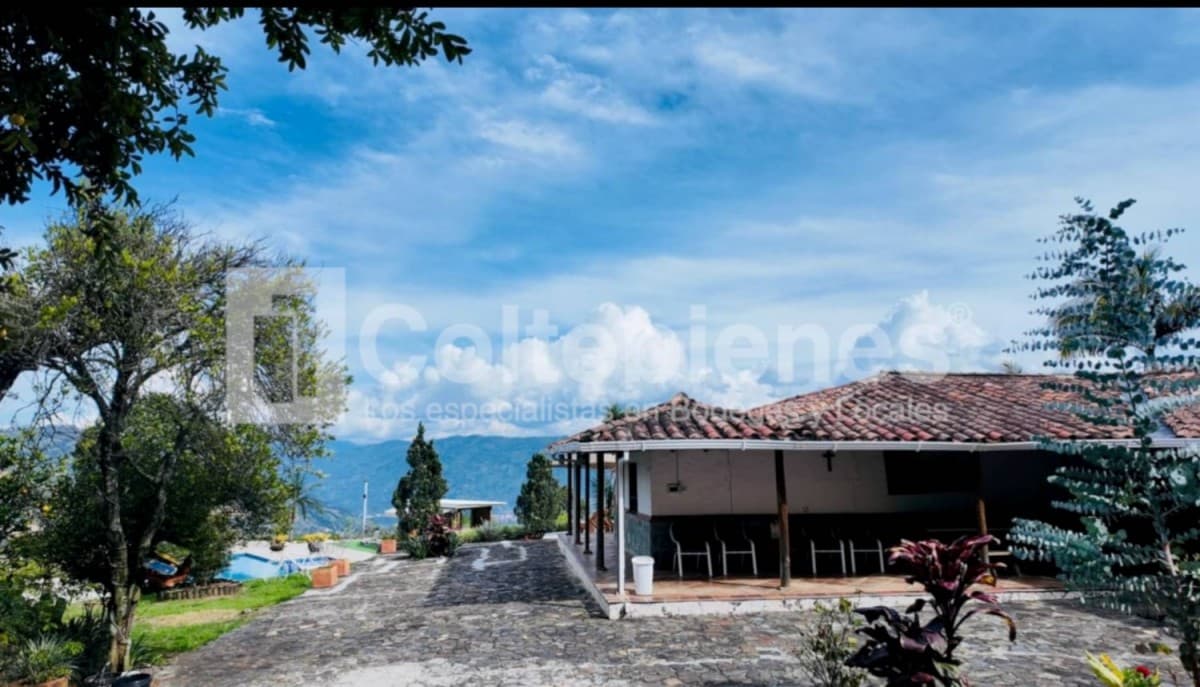 Finca en venta – Copacabana foto 2