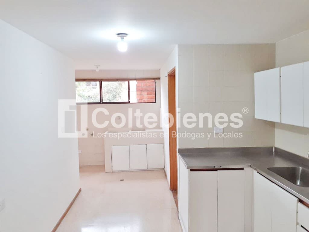 Oficina en arriendo – Aguacatala, Medellín foto 4