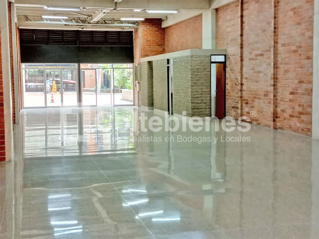 Local en arriendo – Guayabal, Medellín foto 3