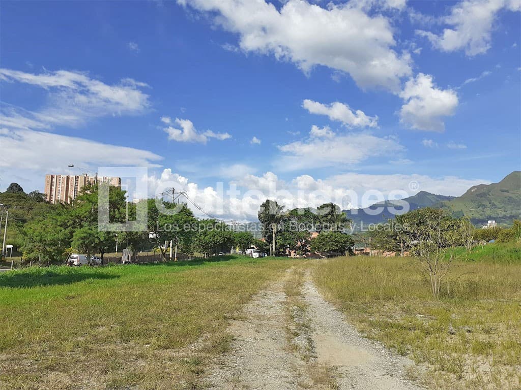 Lote en arriendo – Copacabana