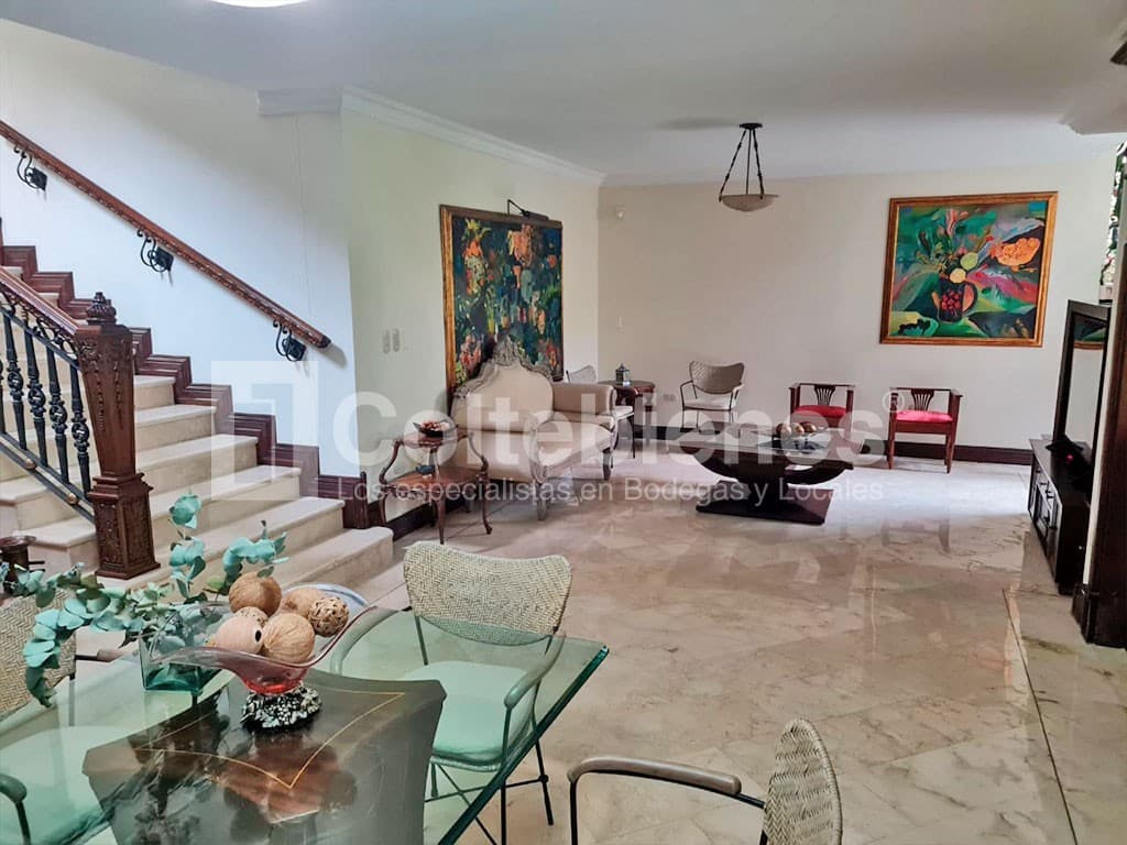 Casa en arriendo/venta – Altos Del Poblado, Medellín foto 2