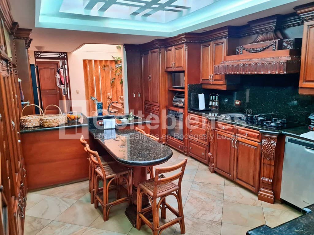 Casa en arriendo/venta – Altos Del Poblado, Medellín foto 4