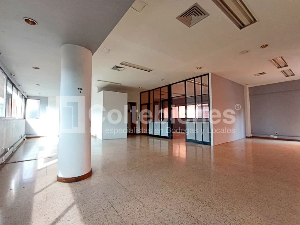 Oficina en arriendo – Guayabal, Medellín