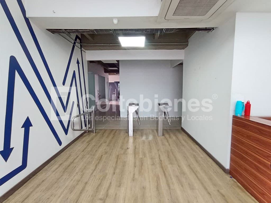 Oficina en arriendo/venta – San Jose, Itagüí