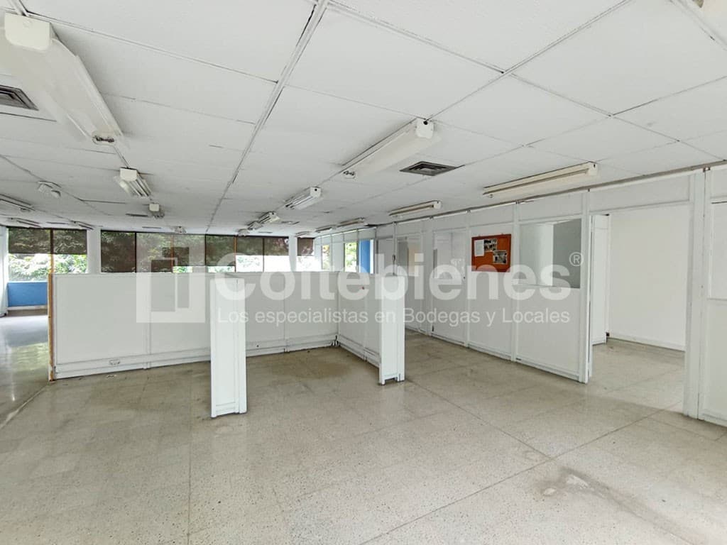 Oficina en arriendo – Bello