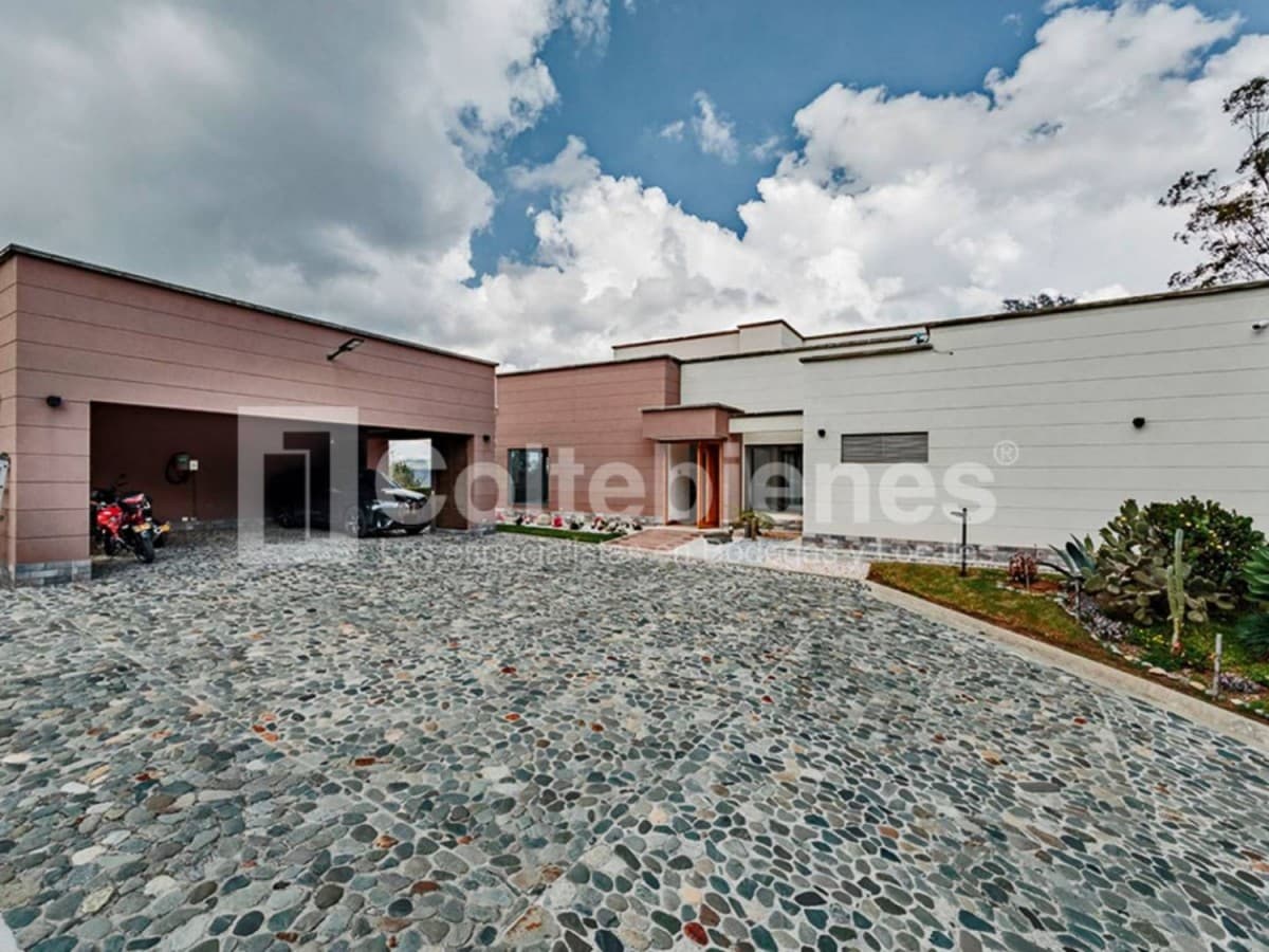 Casa Campestre en arriendo/venta – Loma Del Escobero, Envigado foto 2