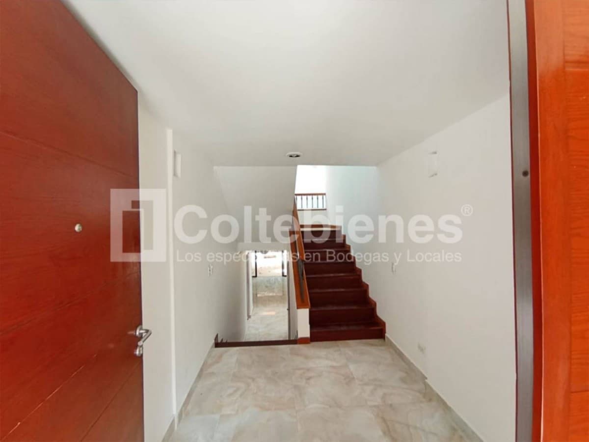 Casa en arriendo – Castropol, Medellín foto 3