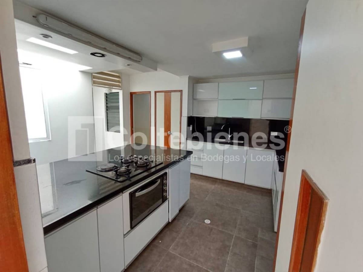 Casa en arriendo – Castropol, Medellín foto 5