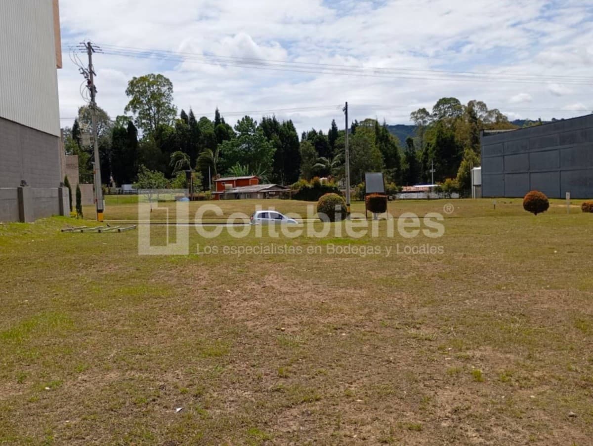 Lote en arriendo/venta – Guarne foto 3
