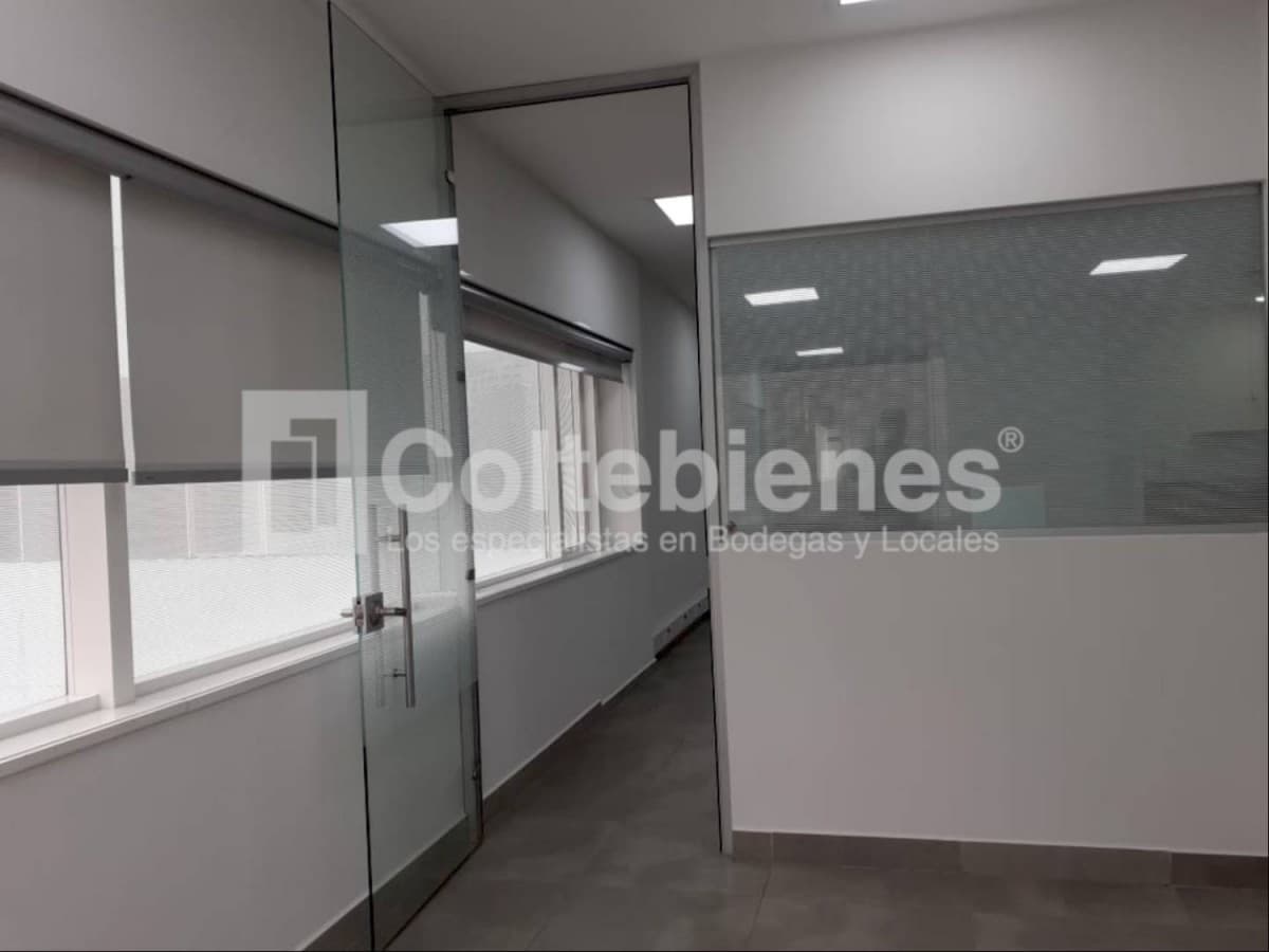 Oficina en arriendo – Manila, Medellín foto 4