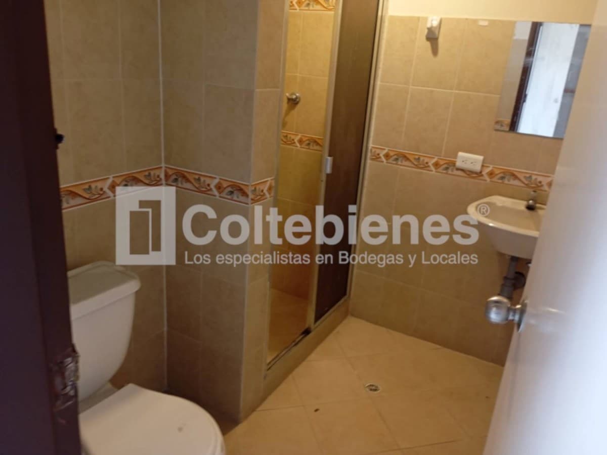 Casa Comercial en arriendo – Suramericana, Medellín foto 5