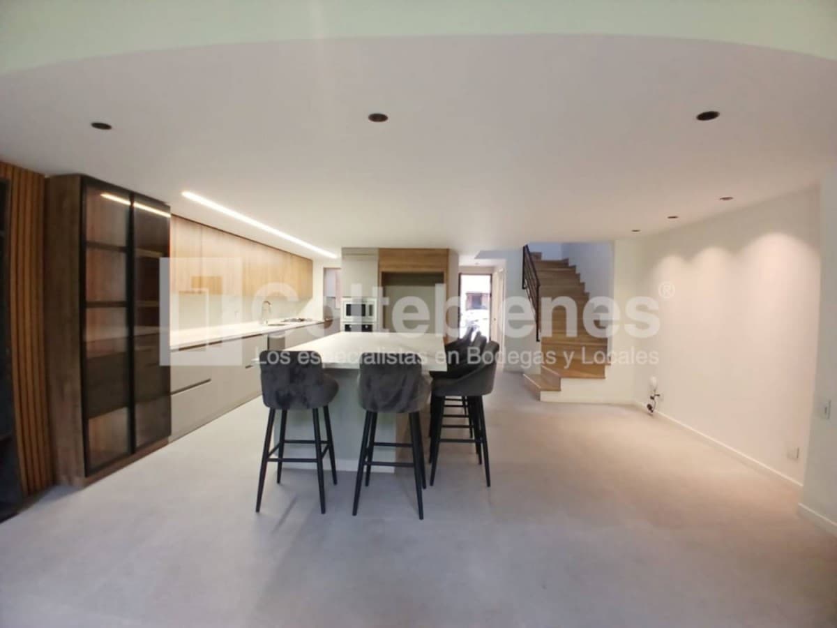 Casa en arriendo – Envigado foto 2