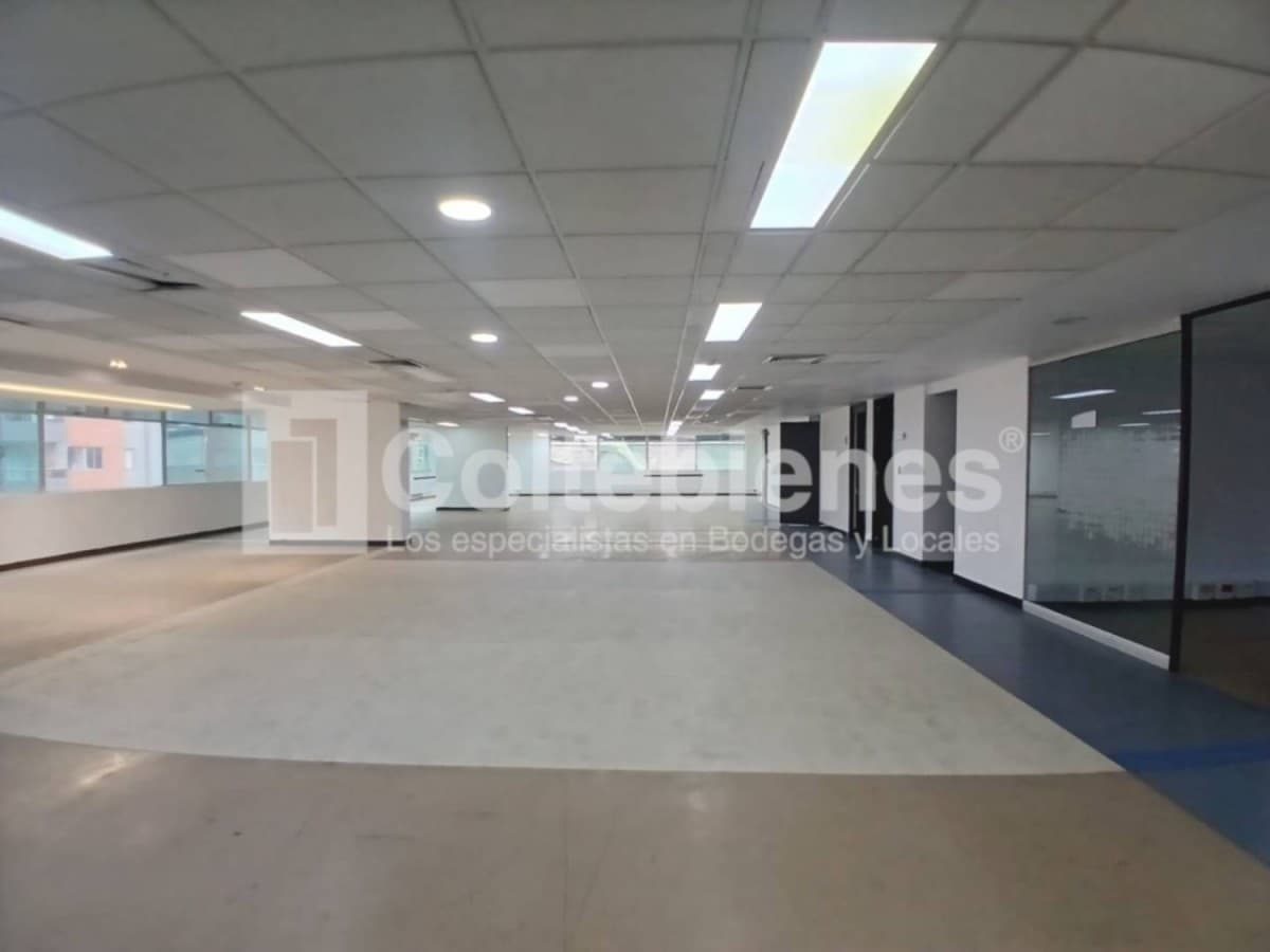 Oficina en arriendo/venta – Poblado, Medellín foto 2