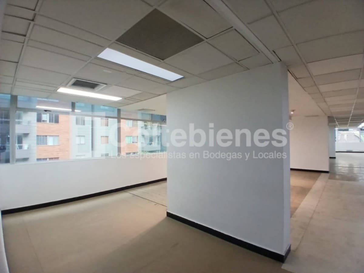 Oficina en arriendo/venta – Poblado, Medellín foto 3