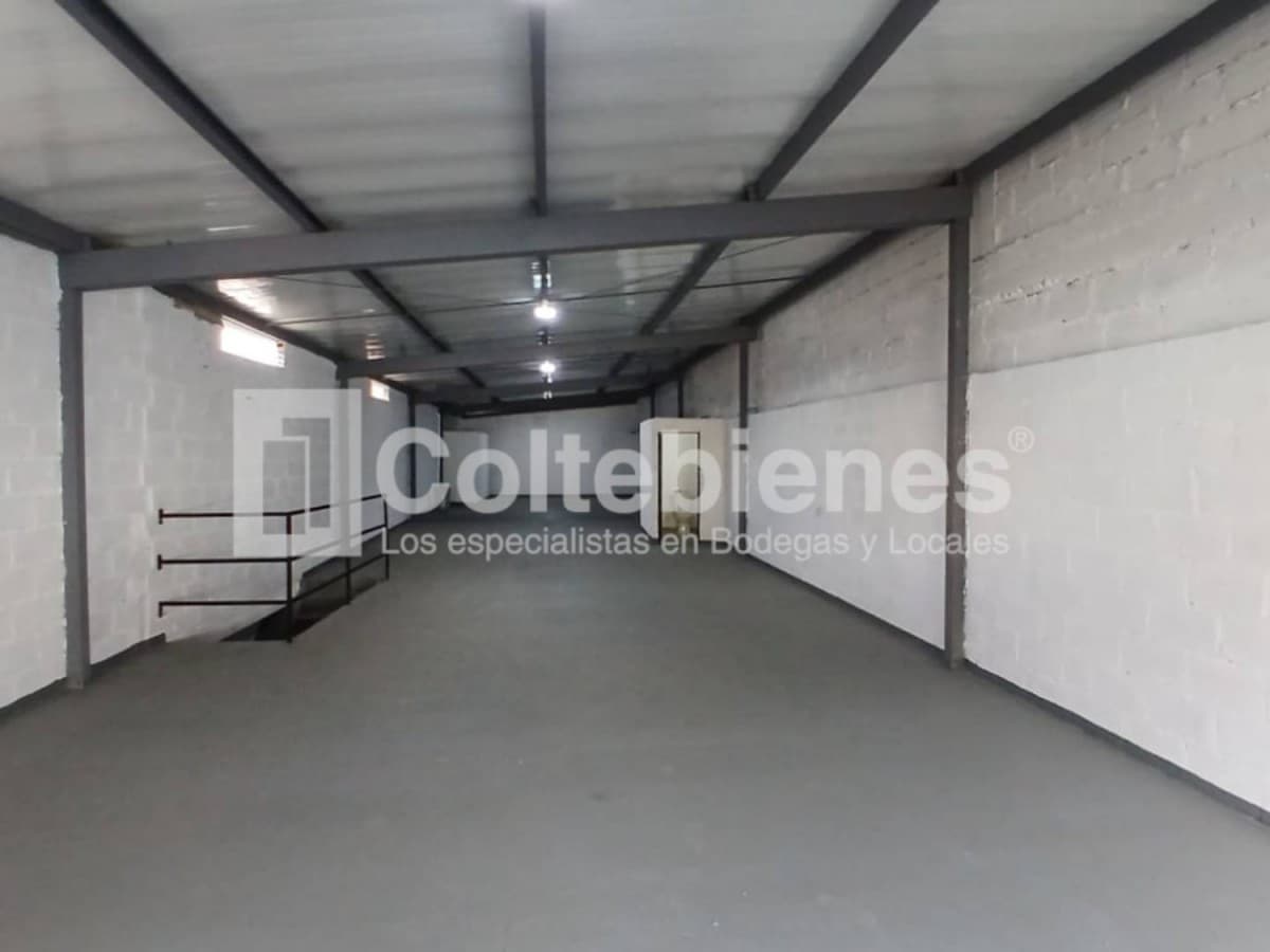 Bodega en arriendo/venta – Cristo Rey, Medellín foto 3