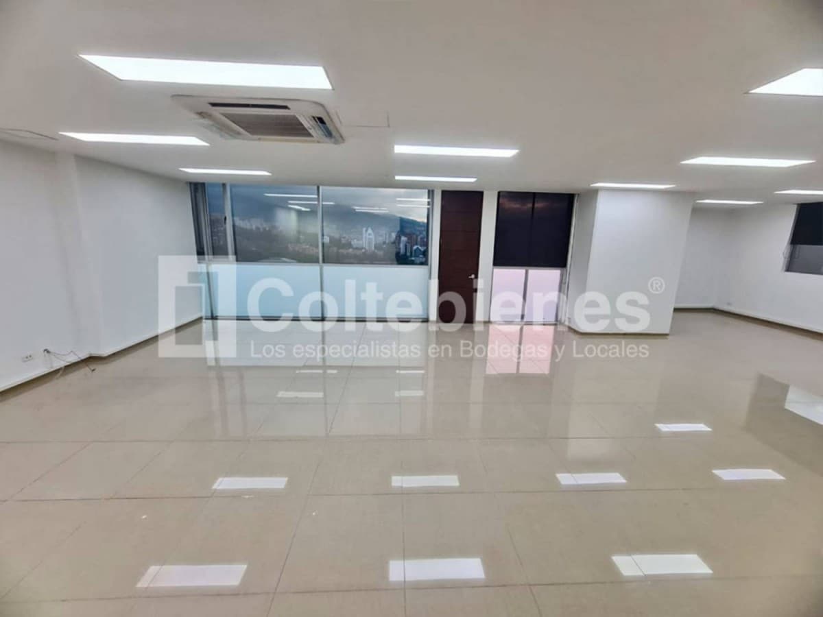 Oficina en arriendo – Poblado, Medellín foto 3