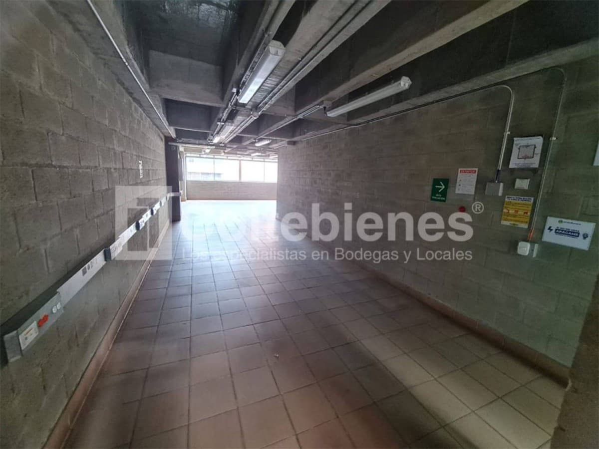 Bodega en arriendo – La Candelaria, Medellín foto 2