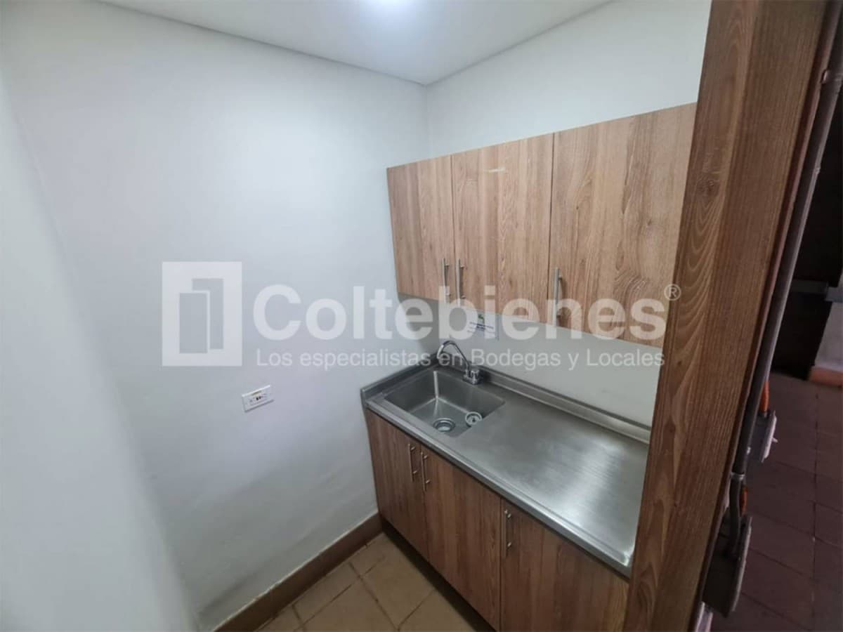 Bodega en arriendo – La Candelaria, Medellín foto 5