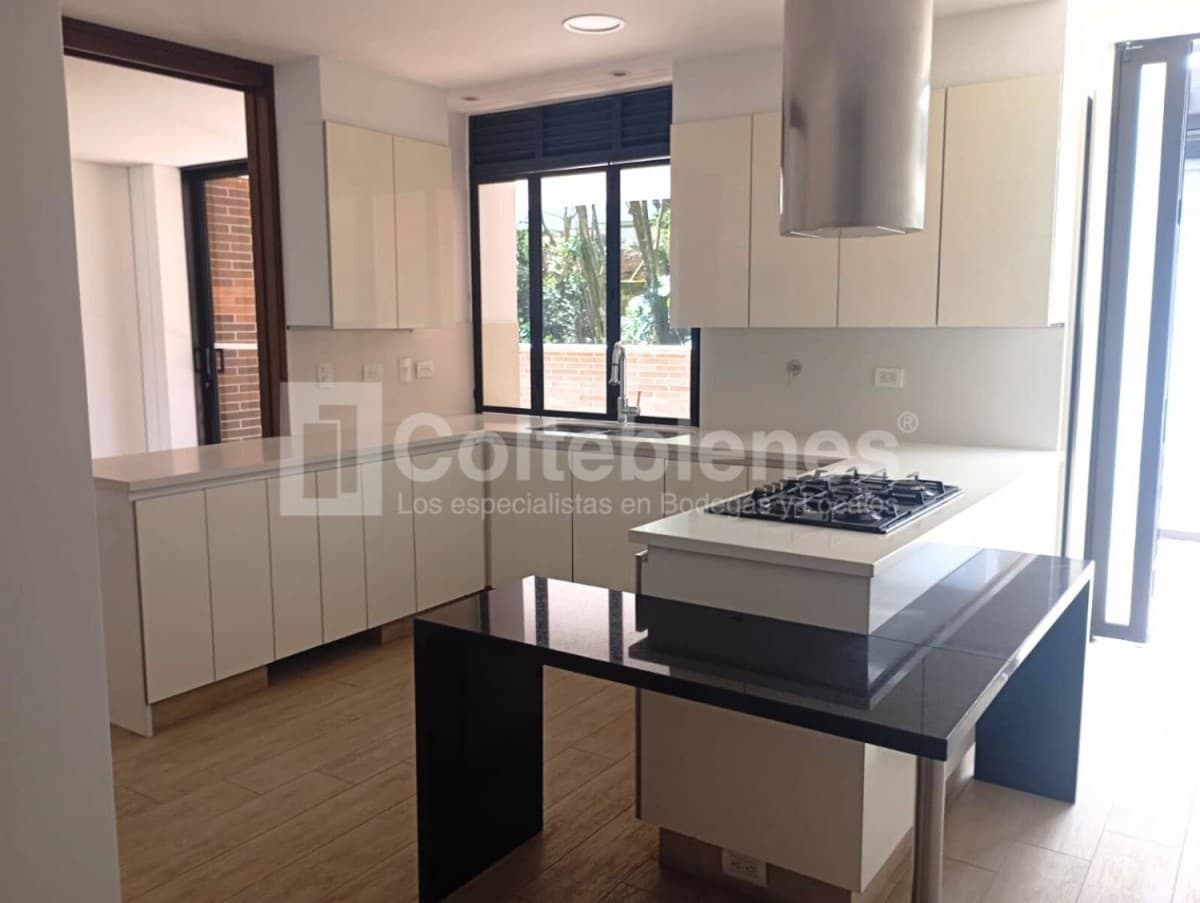 Apartamento en arriendo – Poblado, Medellín foto 4