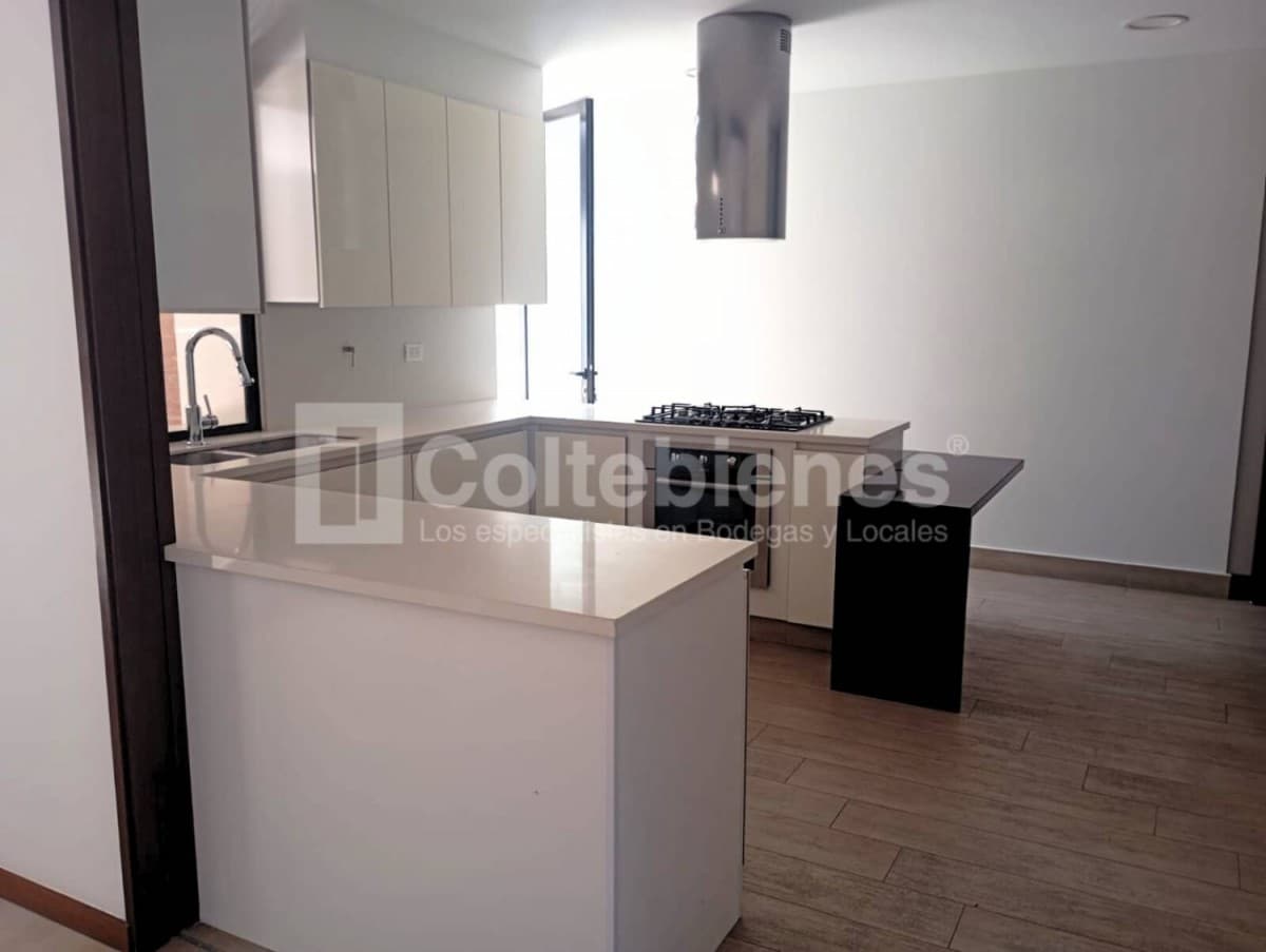 Apartamento en arriendo – Poblado, Medellín foto 5