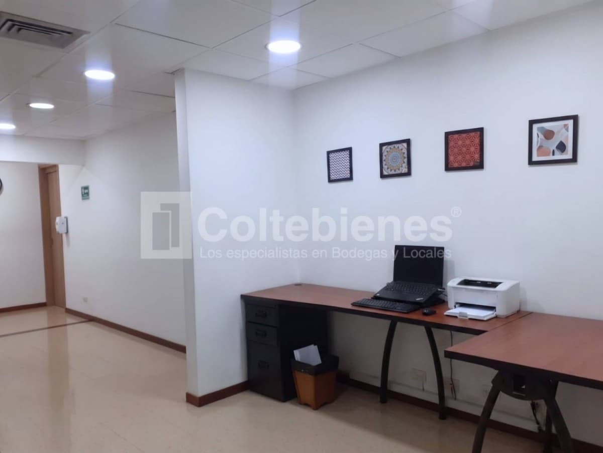Oficina en arriendo – Aguacatala, Medellín foto 3