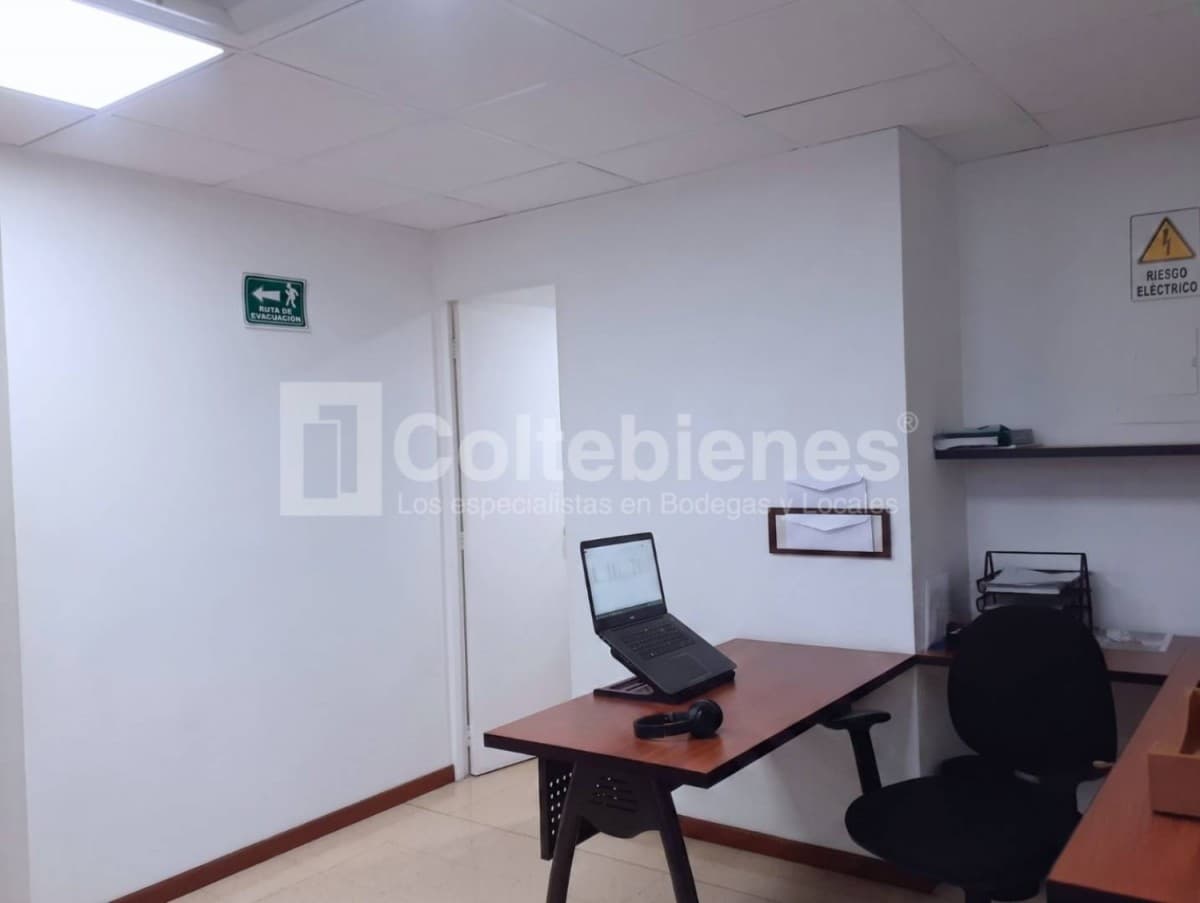 Oficina en arriendo – Aguacatala, Medellín foto 4