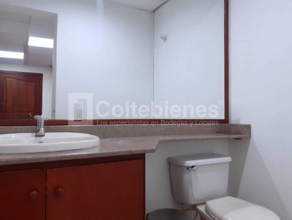 Oficina en arriendo – Aguacatala, Medellín foto 5