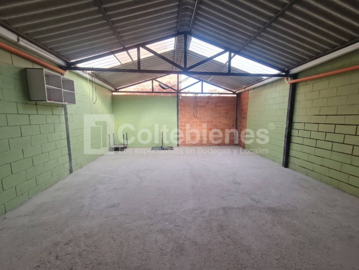 Bodega en arriendo – Barrio Cristobal, Medellín foto 3