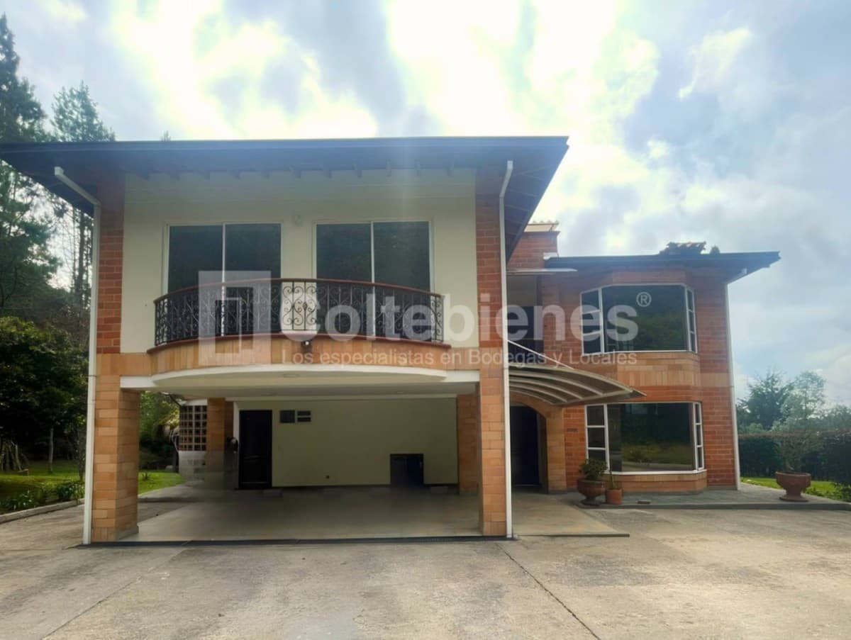 Casa en arriendo/venta – Loma Del Escobero, Envigado