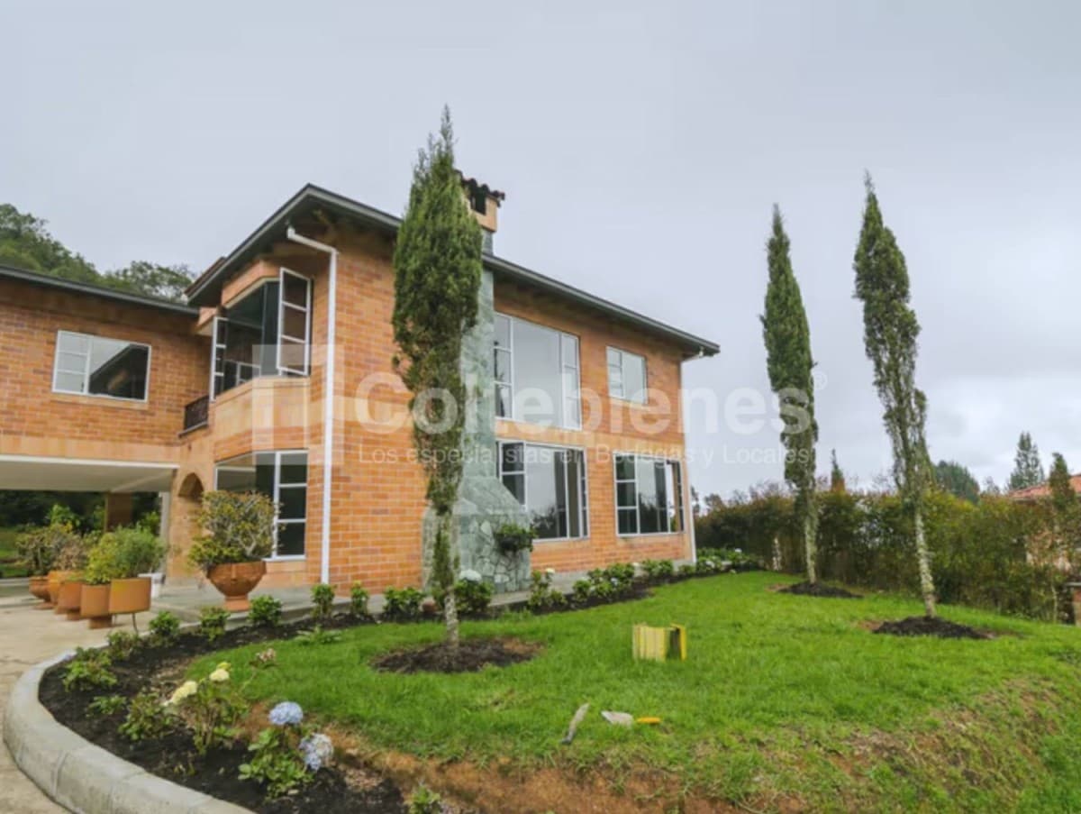 Casa en arriendo/venta – Loma Del Escobero, Envigado foto 3