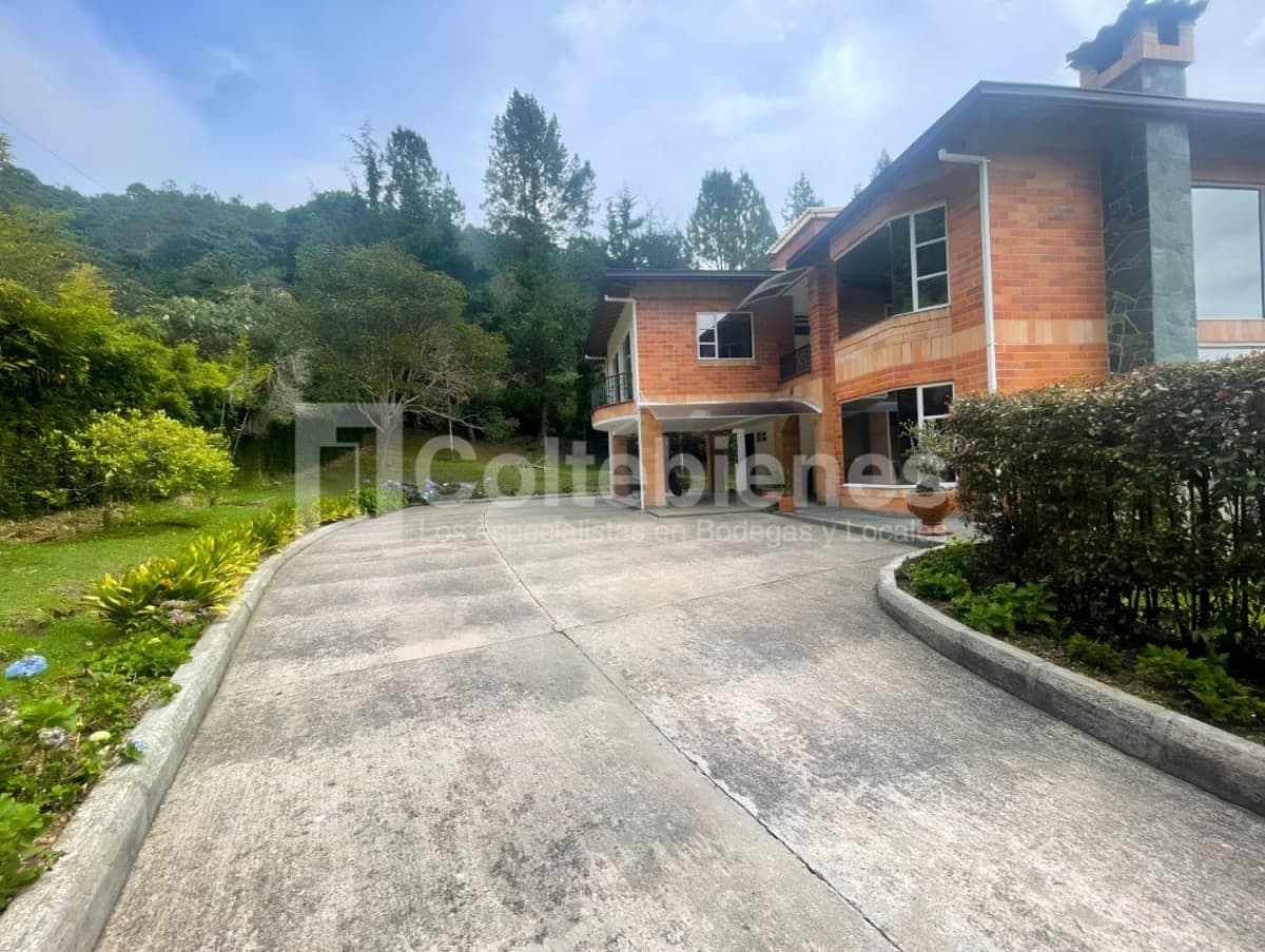 Casa en arriendo/venta – Loma Del Escobero, Envigado foto 4