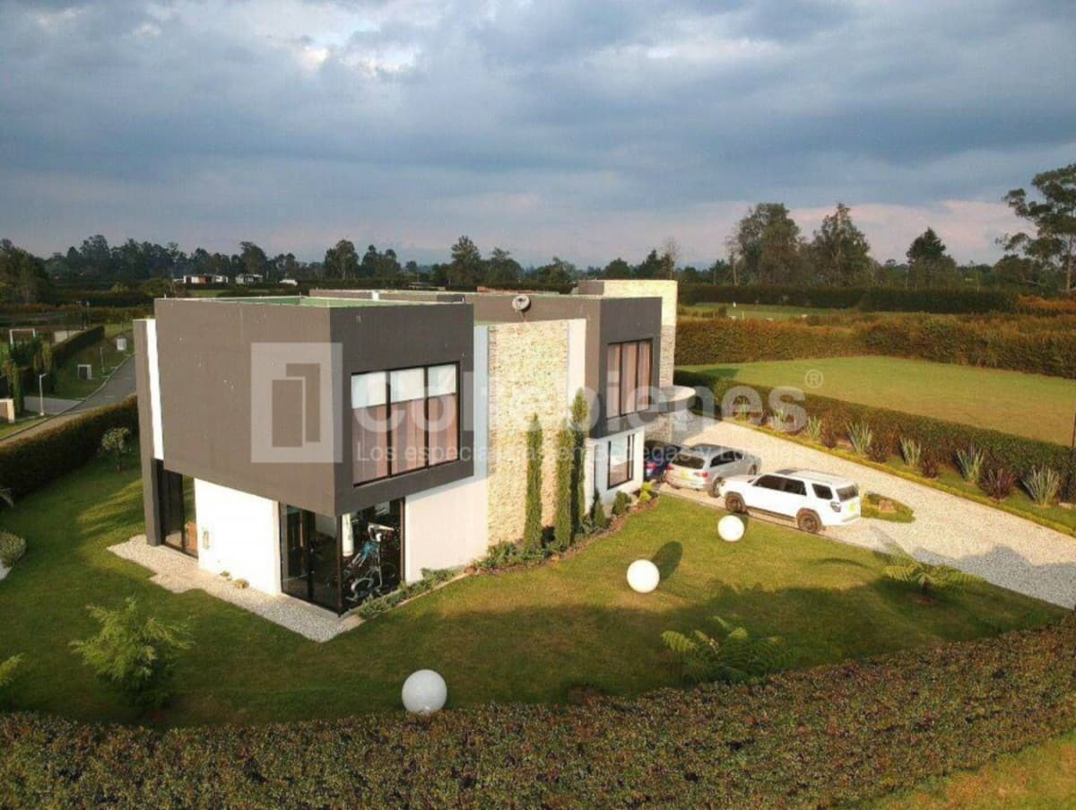 Casa en venta – Llano Grande, Rionegro