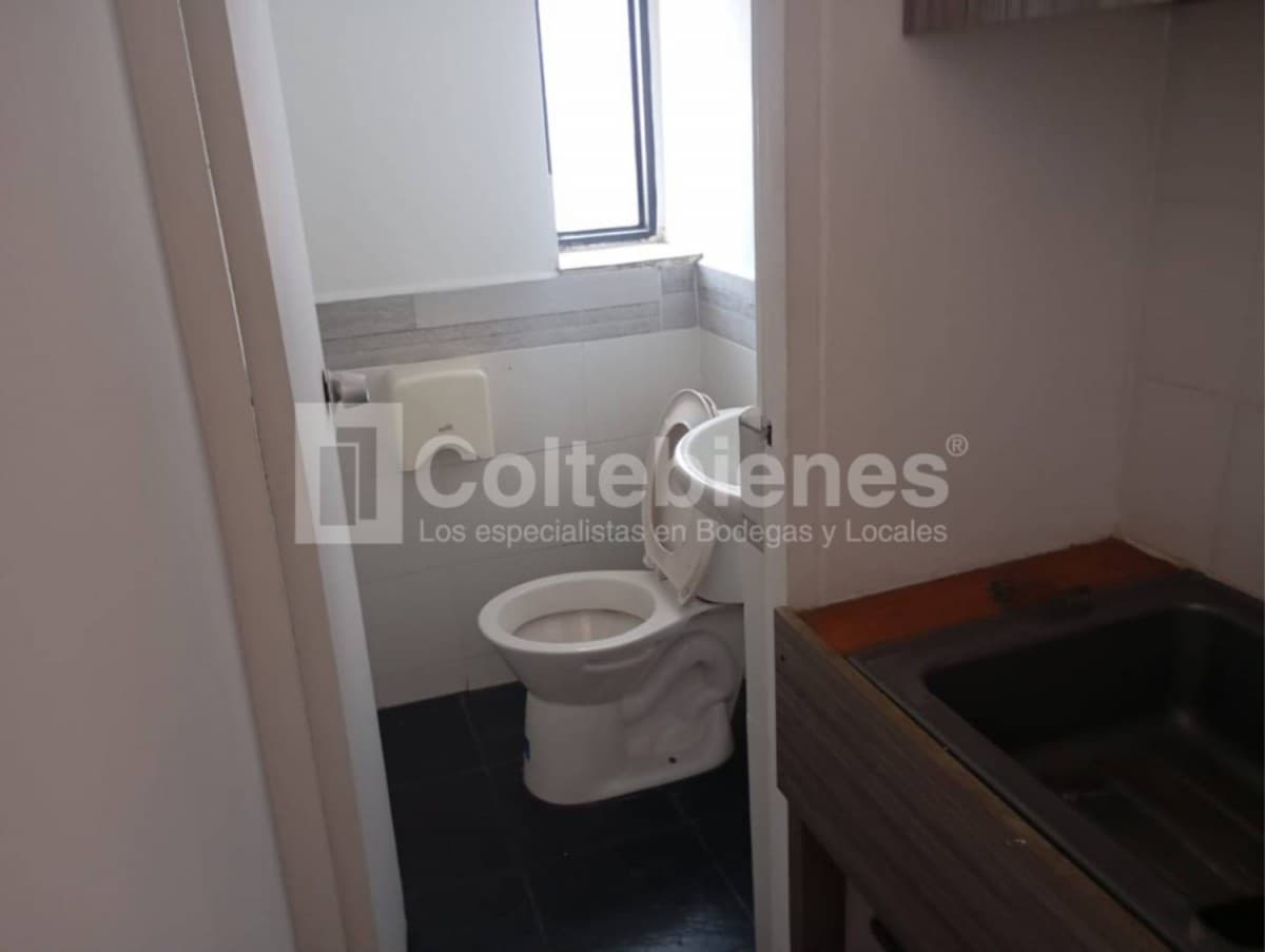 Oficina en arriendo – Poblado, Medellín foto 5