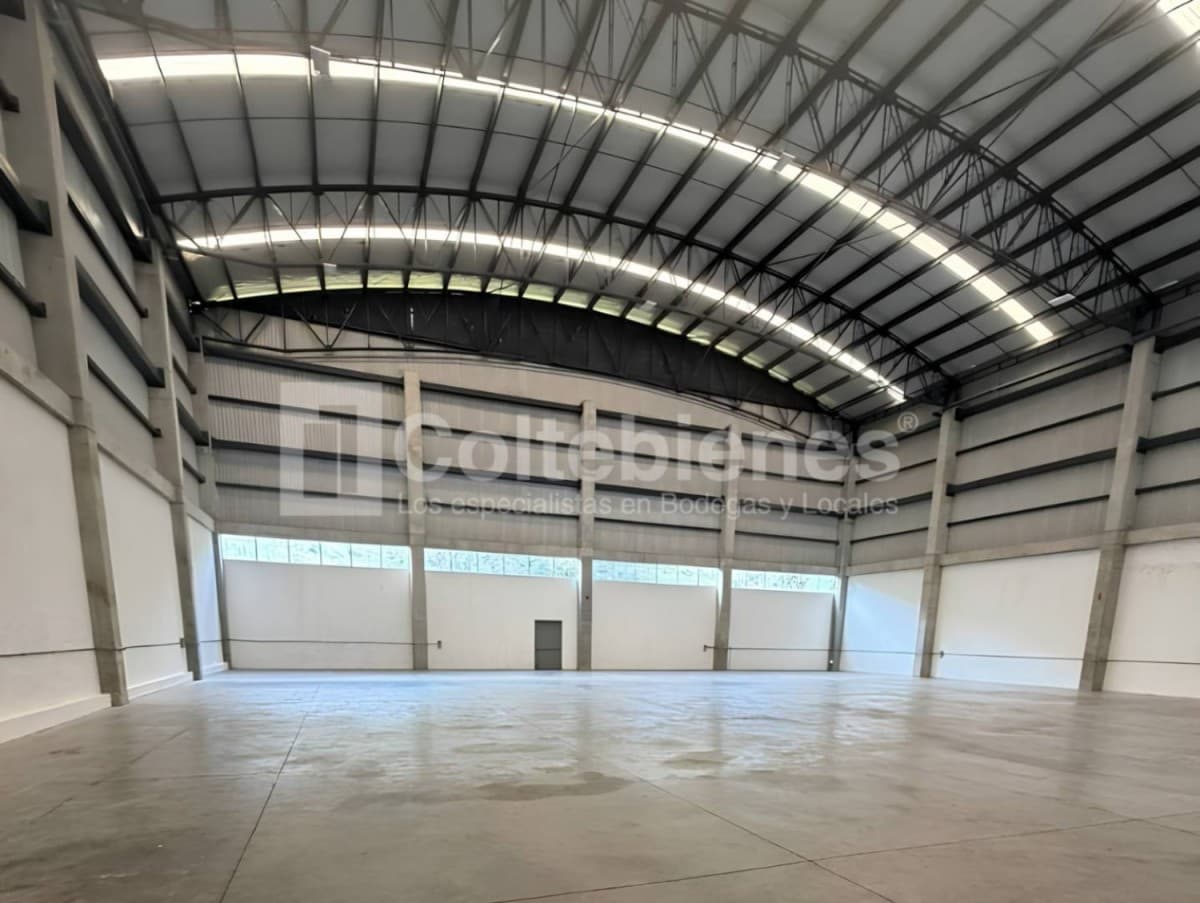Bodega en arriendo – Copacabana