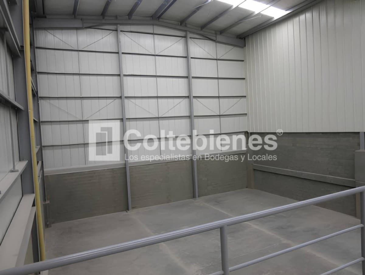 Bodega en arriendo – Copacabana foto 5