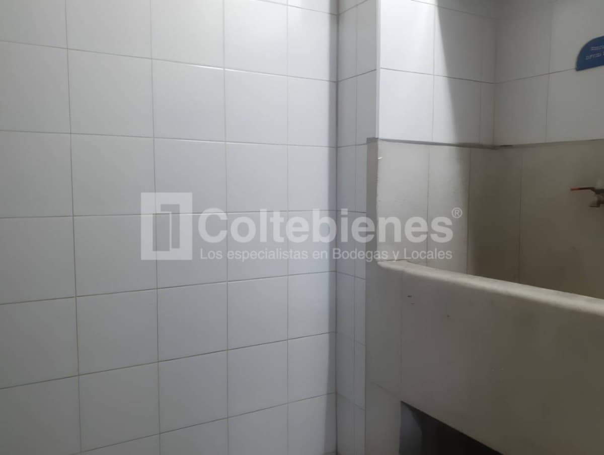 Local en arriendo – Guayabal, Medellín foto 4