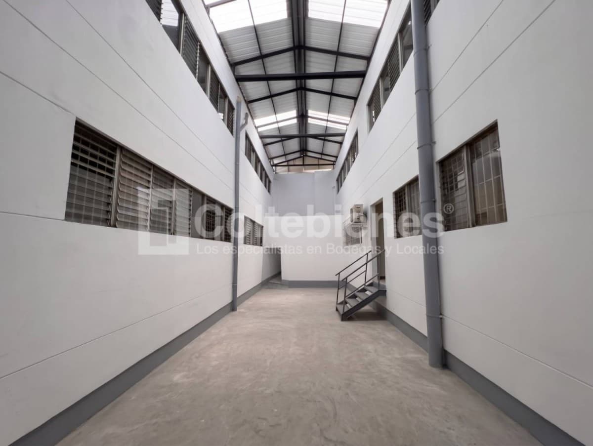 Local en arriendo – Perpetuo Socorro, Medellín foto 3