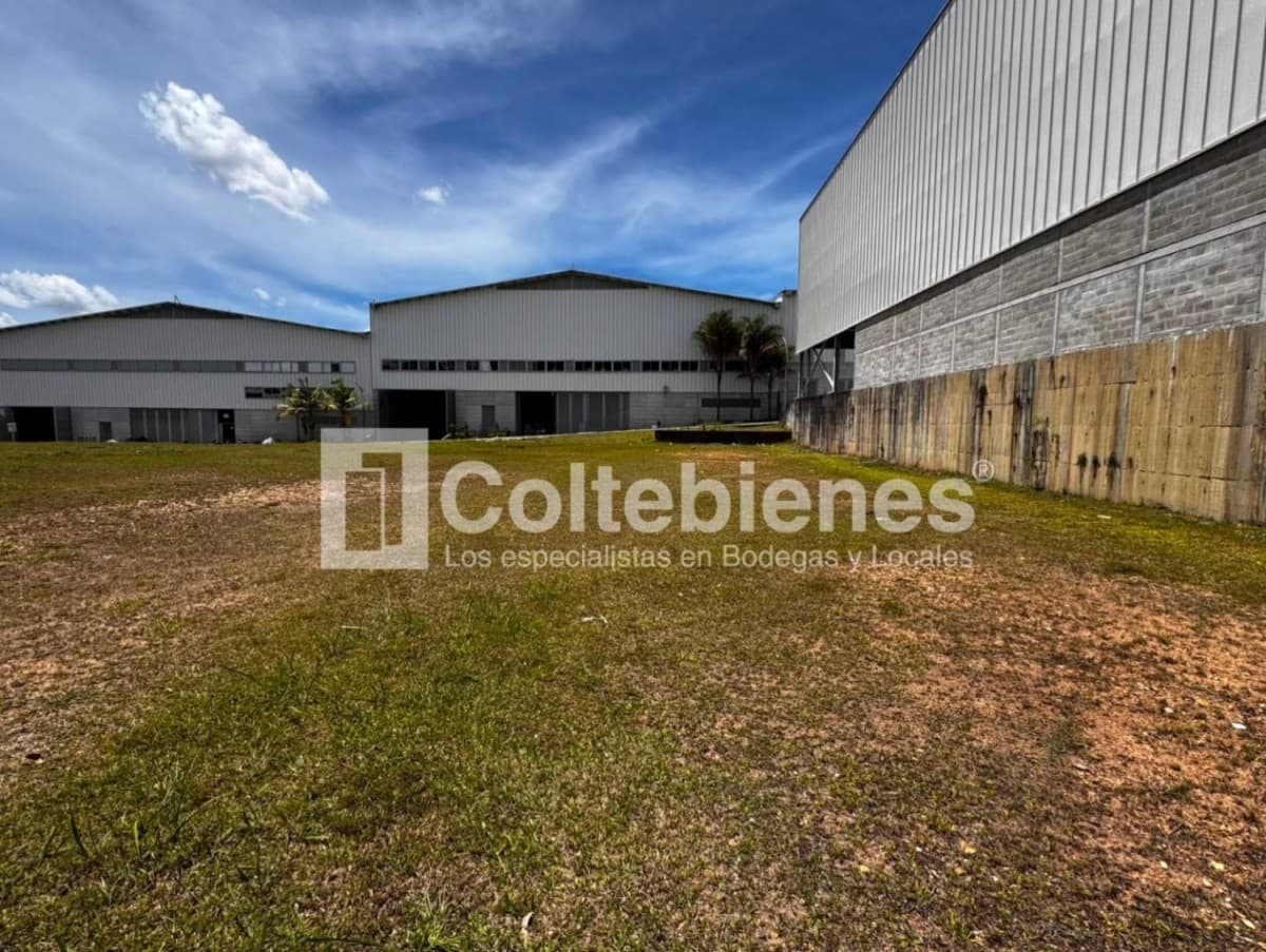 Lote en venta – Guarne foto 2
