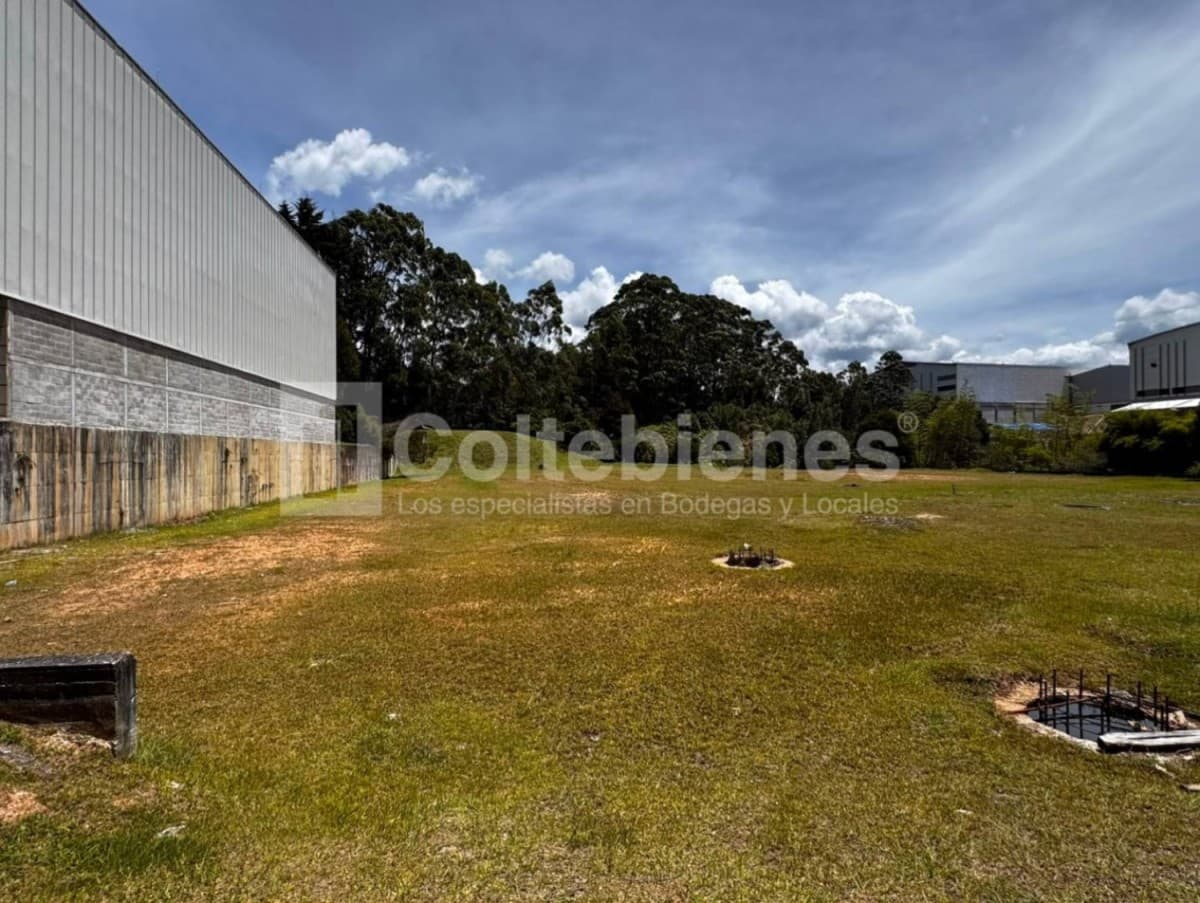 Lote en venta – Guarne foto 3