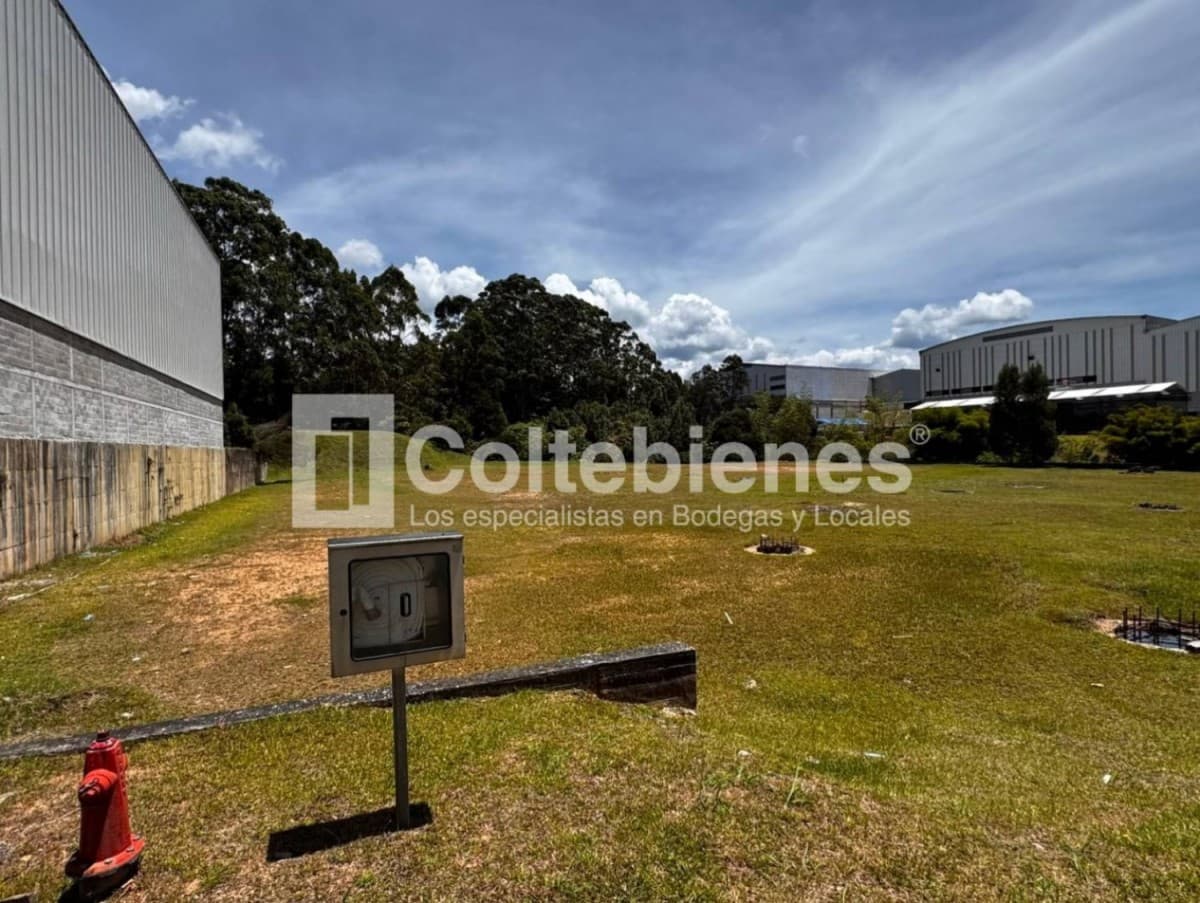 Lote en venta – Guarne foto 4
