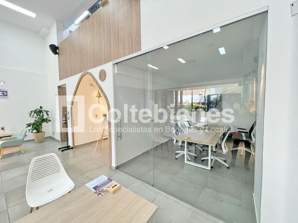 Local para venta en C.C Punto Clave foto 3