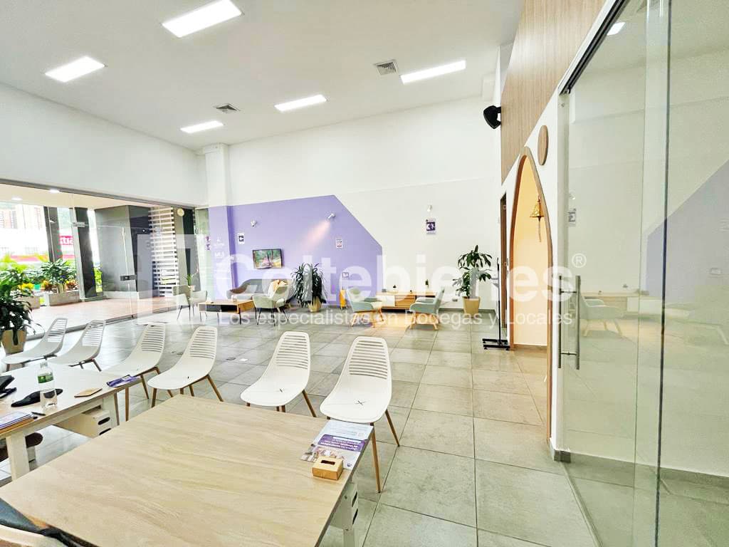 Local para venta en C.C Punto Clave foto 4