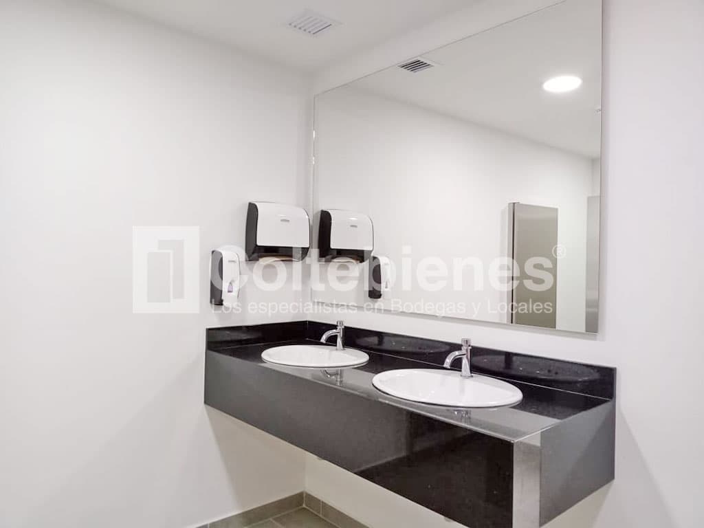 Oficina en venta en Altos del Poblado-Medellín foto 4