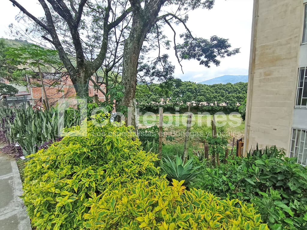 Venta de lote en vía Machado Copacabana-Antioquia foto 3