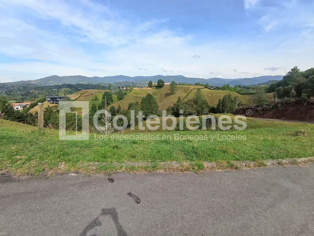 Venta de lote en condominio de El Retiro-Antioquia foto 2
