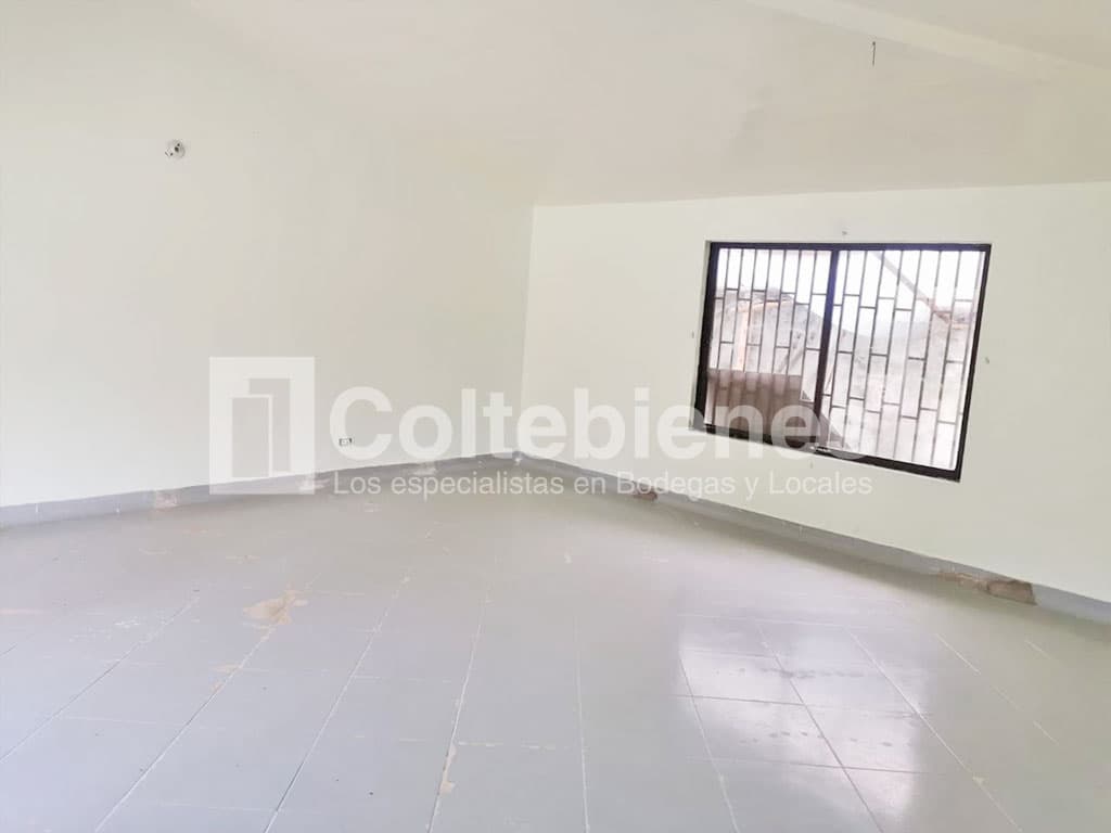 Venta de casa lote en Santa Elena-Medellín foto 4